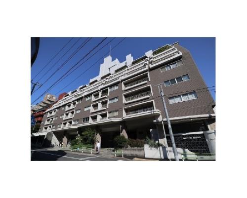 Exterior of Chateau Toyo Minami-Aoyama