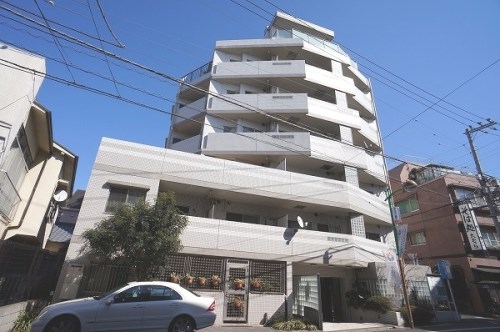 Exterior of Casa Feliz Gakugei-daigaku